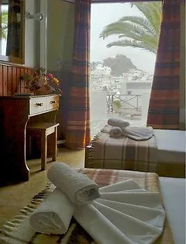 George & Irene Hotel 2*